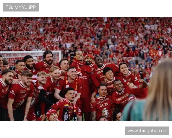 曼联阵容越拼越乱,临时凑战组合频现对赛季稳定性造成考验 曼联阵容越拼越乱,临时凑战组合频现对赛季稳定性造成考验