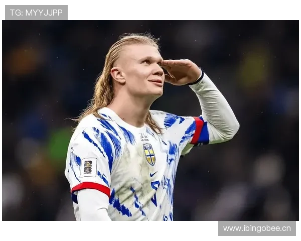 哈兰德 vs 莱万:历史中锋效率与持续性对比分析 哈兰德 vs 莱万:历史中锋效率与持续性对比分析